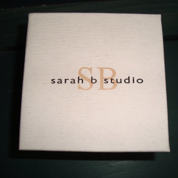 New Sarah B Studio Brooch Pin Red Silver Color - Picture 4 of 4